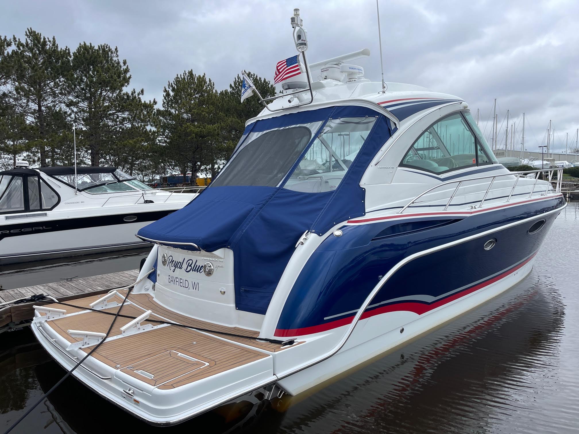 Powerboat Cockpit Enclosure